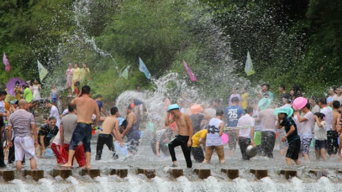 Songkran: Saatnya Bersihkan Diri dan Jiwa di Tahun Baru Khmer
